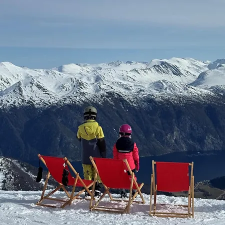 Roaldsida Retreat Holiday home Stranda (More og Romsdal)